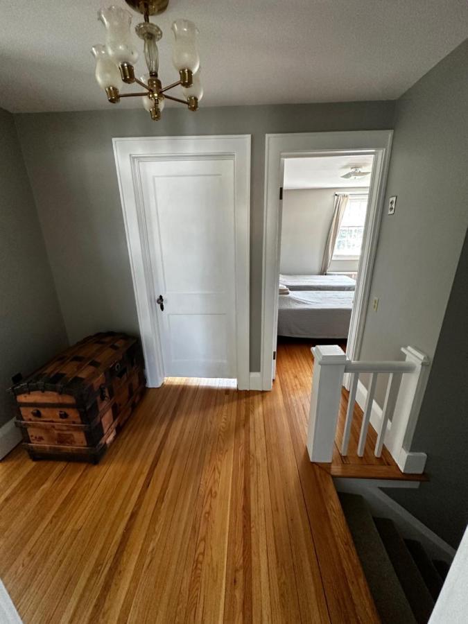 Cute Cape Cod Style Home Питсфийлд Екстериор снимка