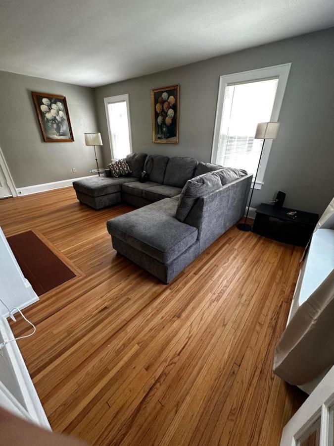 Cute Cape Cod Style Home Питсфийлд Екстериор снимка
